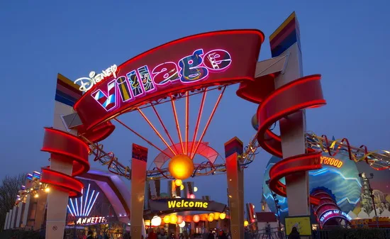 Disney Village в парижском Disneyland Disney Village в парижском Диснейленде