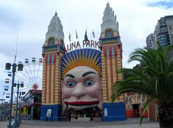 Луна-парк в Сиднее (Luna Park Sydney) Путешествие в Австралию с ребенком. Луна-парк в Сиднее (Luna Park Sydney)