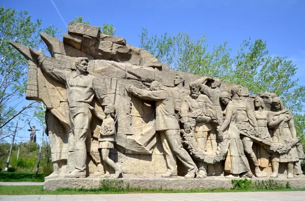 Мамаев курган. Горельеф «Память поколений»
