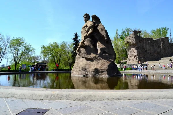 Скульптура русского воина –защитника Родины. Мамаев курган в Волгограде