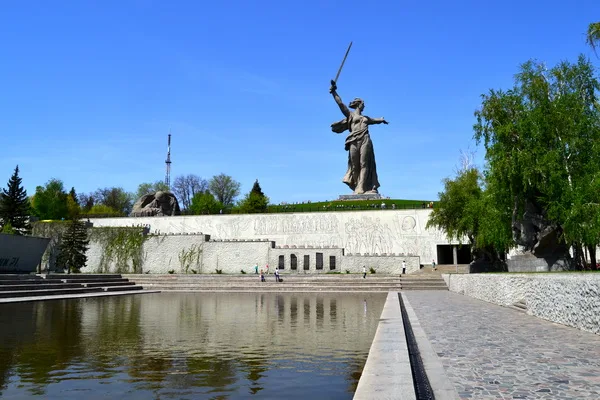 Бассейн "Озеро слез" на Мамаевом кургане