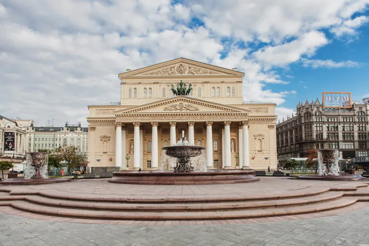 Театральная площадь в Москве