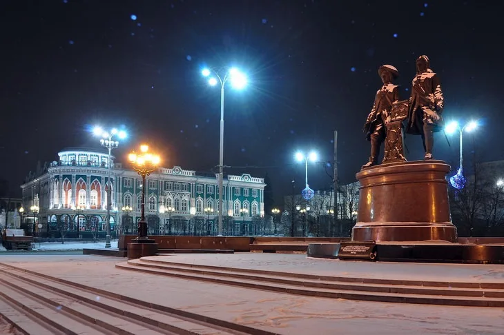 Памятник основателям Екатеринбурга