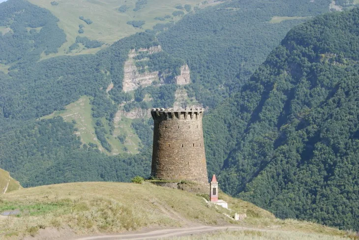 Сторожевые башни вблизи села Ицари
