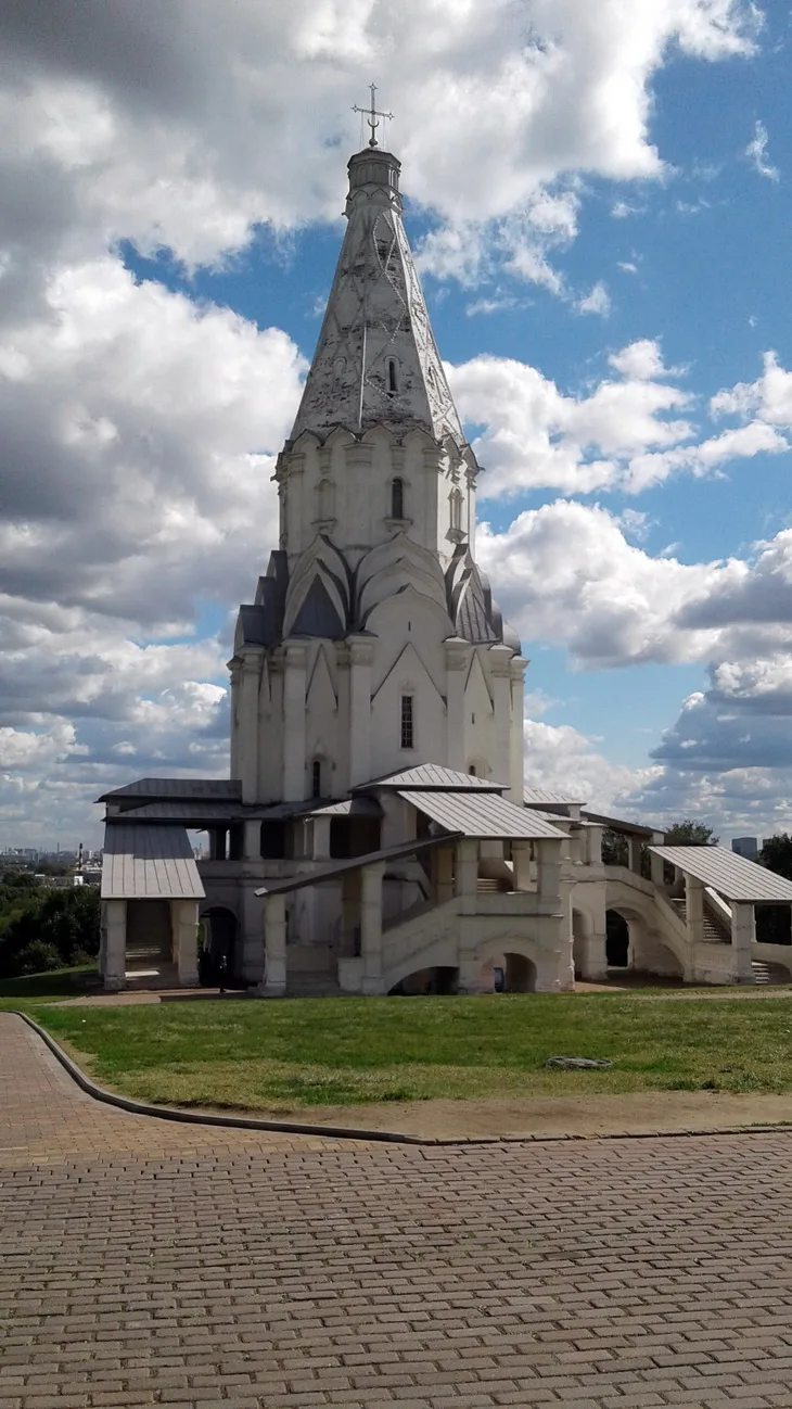 Вознесенская церковь на берегу Москвы-реки